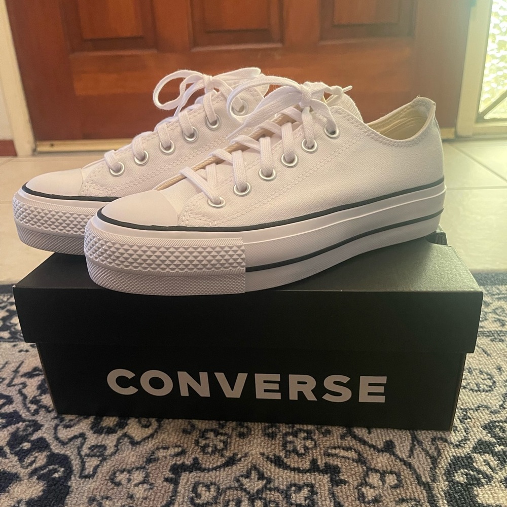 White platform low top converse 7 1/2